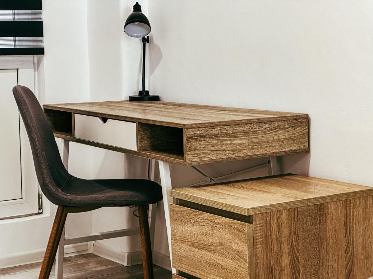 Cozy In The Heart Of Napoca Apartment *